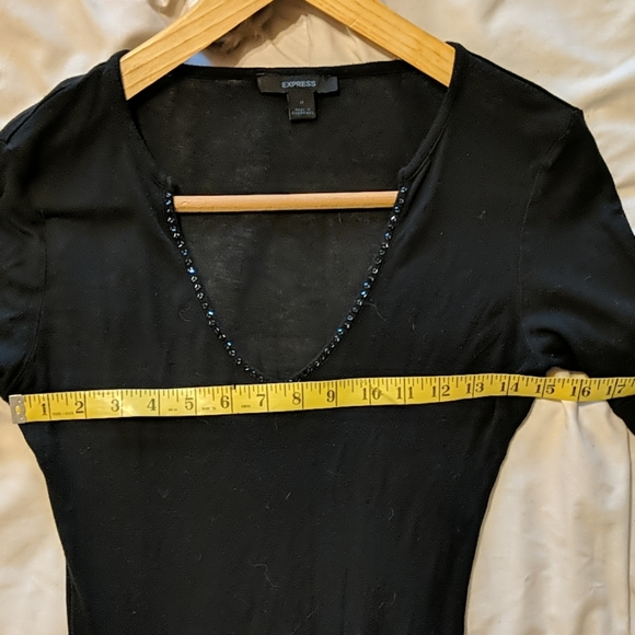 Express beaded V-neck with elbow sleeves Sz M - Picture 4 of 5